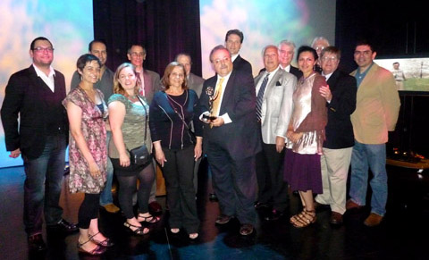 Los productores y editores de los segmentos que obtuvieron el Emmy 2010.