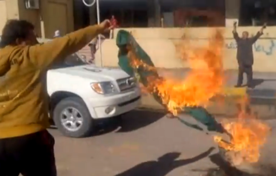 Siguen las confrontaciones entre el gobierno quienes cambiar la estructura de poder en Libia. 