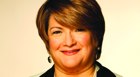 Lorraine Cortes-Vazquez de la AARP. 