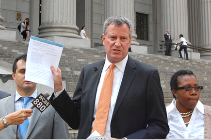 Bill de Blasio en conferencia de prensa. 