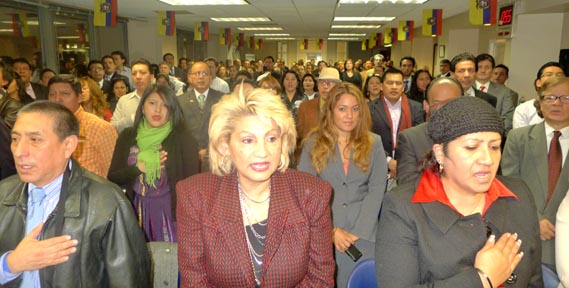 El público que asisitió a escuchar a los candidatos a la Asamblea Nacional de Ecuador. 