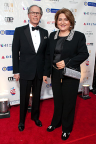 Carlos Urrutia, Embajador de Colombia en USA Elsa Gladys Cifuentes, Cónsul General de Colombia en USA.