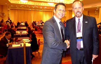 Jeff Vigil de My Business Matches y Anthony 'Toni' Jiménez de MicroTech.