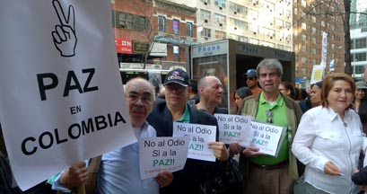 Desde la izquierda, Ramón Mejía, Diego Aguilera, Manuel Arévalo, Ricardo Liévano y la Cónsul Gladys Cifientes. Fotos Javier Castaño