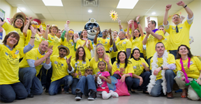 Residentes de East Harlem celebran la iniciativa de UnitedHealth Group.