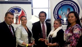 Desde la izquierda, Frank García, Nerissa Peña, en representación de Wilson Terreno, concejal de Yonkers, Juan Graham de Johnson & Johnson, Jannette Cruz, en representación de Carlos Sánchez de Telemundo TV, y María Cristina Ríos, gerente de mercadeo de Macy's. Fotos Javier Castaño 