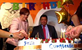 La presidenta del Concejo de Nueva York, Christine Quinn, y Jaime Lucero. Foto Javier Castaño