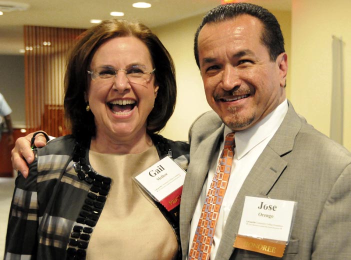 La doctora Mellow y el boricua José Orengo. 