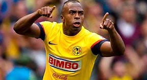 Futbolista Cristian Benitez. 