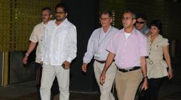 Las converdaciones entre guerrilleros y delegados del gobierno colombiano se realizan en el Convenciones de La Habana. Foto PL