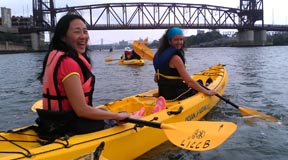 En Queens puedes practicar kayak gratis. 