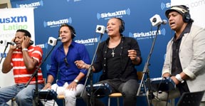 Los integrantes del Grupo Niche grabando para Xi