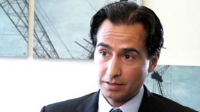 Andrés Castillo de AARP.