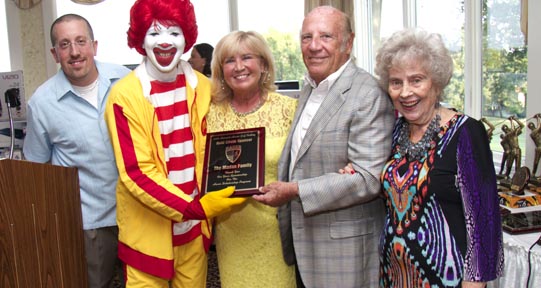 Hubo ganadores en el Torneo de Golf de McDonald's, además de un ambiente de compañerismo.