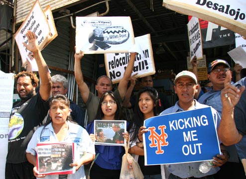 Los mecánicos y obreros de Willets Point tienen que abandonar sus locales a finales de este mes por orden de la ciudad de Nueva York. 