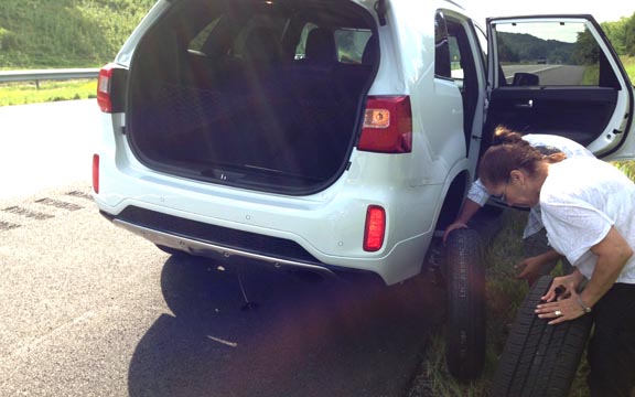 Cuando estábamos cambiando la llanta desinflada en una autopista al norte del estado de Nueva York.
