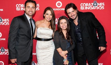 Los actores de con Diana Huérfano, fundadora de Enrola TV.