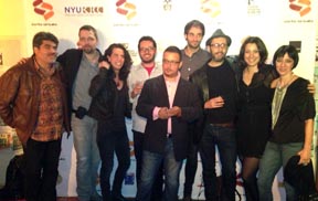 Algunos de los cineastas que presentaron su producciones en el festival de cine Corto Circuito, incluyendo a sus fundadoras, Laura y Diana Vargas.  Foto Javier Castaño