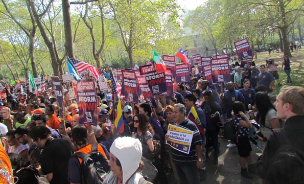 Los inmigrantes en Cadman Plaza, Brooklyn. Foto Geraldine Cols 
