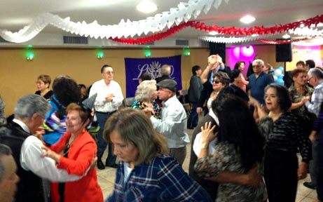 La fiesta de la brujas de LACCQ estuvo animada. 