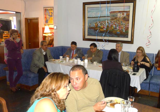 El desayuno en homenaje a Orlando Tobón y con la presencia de activistas colombianos en Nueva York.