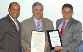 Desde la izquierda, Carlos Plaza, Orlando Tobón y Zoilo Nieto.  Ftoos Javier Castaño