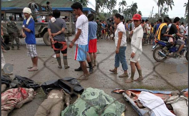 El  tifón a dejado destrucción y muertos en Filipinas. 