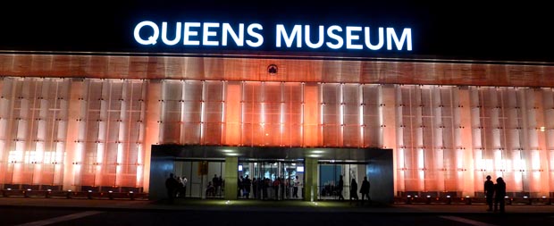 Entrada al Museo de Queens en el Parque Flushing.  Foto Javier Castaño