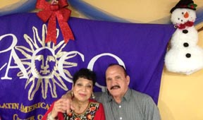 Una pareja de las que asistieron a bailar y divertirse en el Domingo de los Recuerdos. 