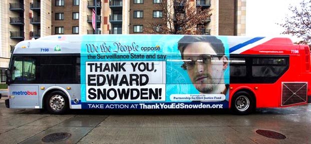 Un bus en Washington buscando un perdón para Edward Snowden, quien reveló las violación a la privacidad de parte del gobierno de los Estados Unidos. 