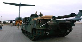Aviones, tanques de guerra y todo tipo de armamento fue suministrado por el gobierno de los Estados Unidos para combatir a las farc en Colombia,