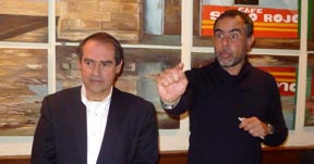 El congresista Jaime Buenahora y el senador Mario Benedetti en el restaurante La Pequeña Colombia de Queens. Foto Javier Castaño