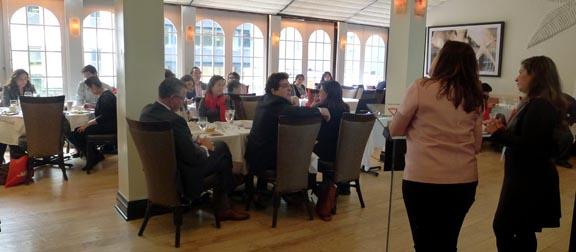 El AARP se reunió con la prensa en el restaurante Pamparo de Manhattan.