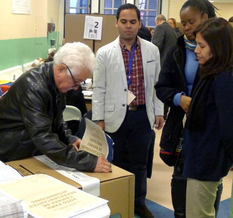 Los colombianos votaron en Nueva York, aunque se quejaron de la papeleta.  