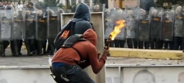 La violencia no para en Venezuela y Estados Unidos argumenta que se necesita un mediador independiente. 