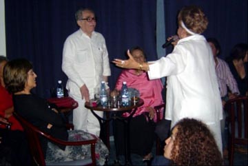 García Márquez en un bar de Cuba. Foto Reynaldo Mena