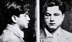 Las obras del pintor Andy Warhol sobre los hombres más buscados en Estados Unidos (1964) que se exhibirán en el Queens Museum. 