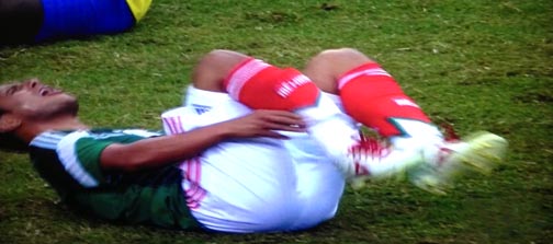 El Montes cuando se lesionó la tibia y el peroné y no irá el Mundial en Brasil. 