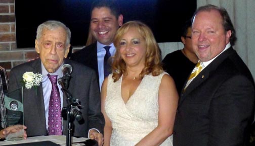 Desde la izquierda, Luis Jardines, Julio Coen, Liz y Randy Berman, todos de la familia Inca Kola.
