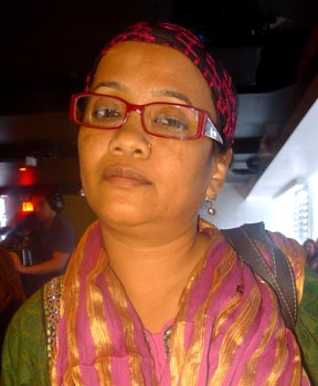 Kazi Fouzia de DRUM: "El BID no es bienvenido en nuestra comunidad porque nos desplazará".