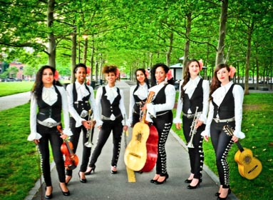 Agrupación Flor de Toloache.