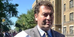 Rubén Caseiro, presidente del Desfile Hispano de Queens. Foto Javier Castaño