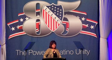 Margaret Moran, presidenta de LULAC, cuando se dirigía a la audiencia en la convención de Nueva York el pasado mes de julio. Foto Percy Luján. Foto Percy Luján