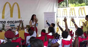 La dietista nutricionista registrada Sandra Arévalo, MPH, RDN, CDN, CDE, presentó una serie de talleres para compartir información sobre cómo la comida de McDonald’s puede incorporarse a un estilo de vida activo y balanceado, dentro de una feria de salud presentada por la oficina en la región de Nueva York de la Asociación Americana de Diabetes (American Diabetes Association, ADA).