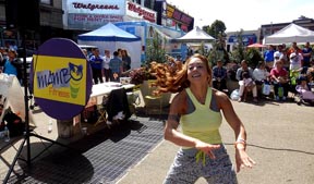 Clases de baile y zumba en Corona Plaza. Foto cortesía