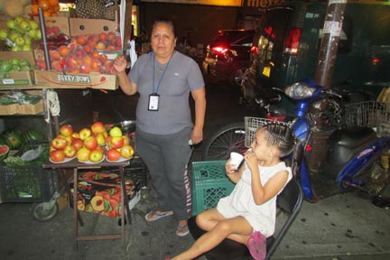 Sabina Morales e hija.