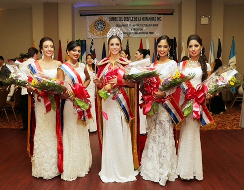reina de la hispanidad 2014 y su corte NY.jpg