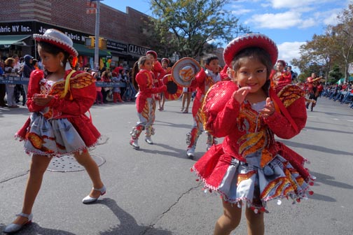 La niñez también se hizo presente para desplegar el folklore boliviano en Queens.
