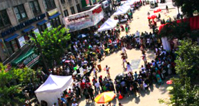 Imagen de Corona Plaza en la calle 103 y la avenida Roosevelt. 