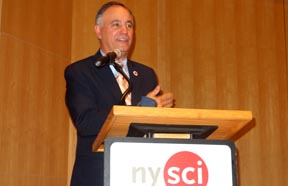 Félix Matos Rodríguez, presidente del Queens College y horador principal de la noche.